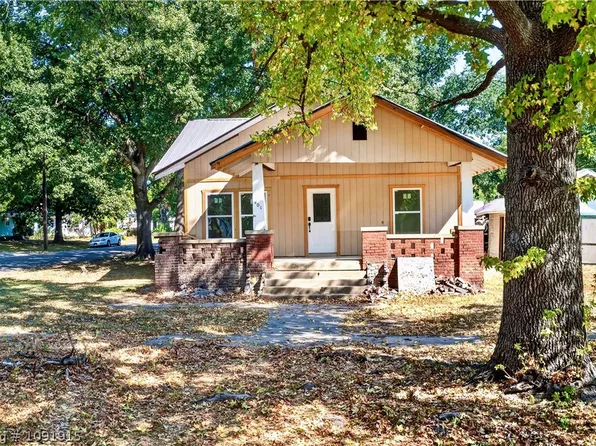 401 W Creek Ave, Sallisaw, OK 74955