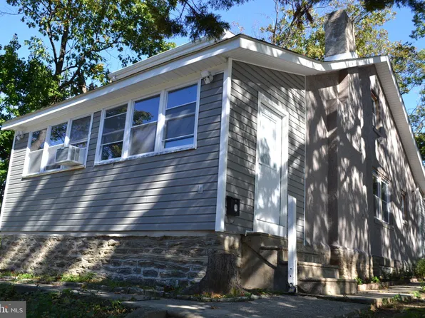 6223 N 10th St, Philadelphia, PA 19141