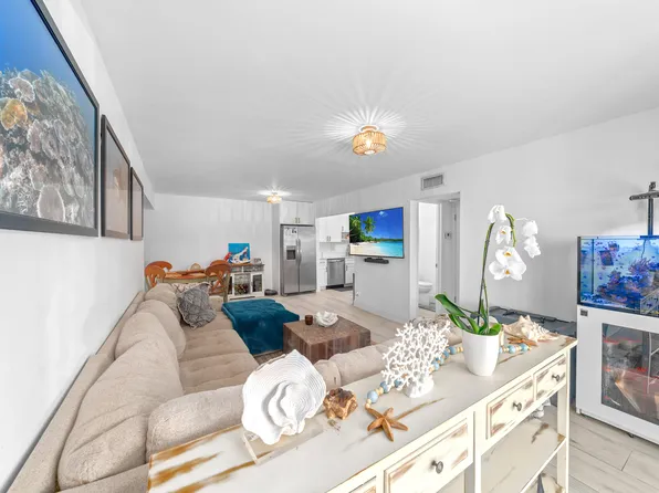 150 Cypress Club Drive 513, Pompano Beach, FL 33060