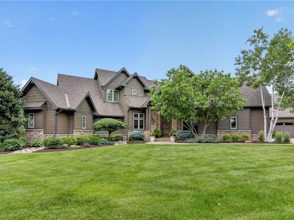 7975 NW Breckenridge Dr, Parkville, MO 64152