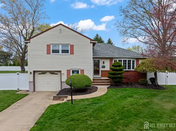 6 Hudson Rd, East Brunswick, NJ 08816