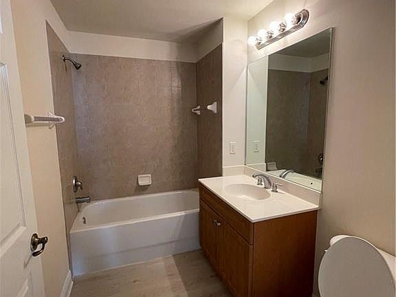 5th image of 3973 Pomodoro Cir Unit 104