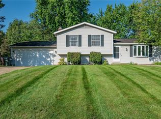 4684 Red Willow Rd, Stow, OH 44224