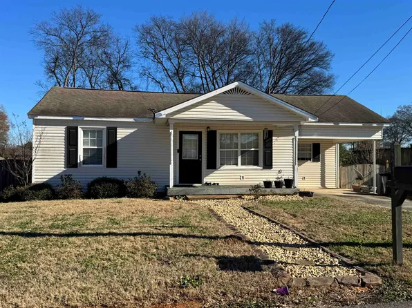 260 Lewis St, Muscle Shoals, AL 35661