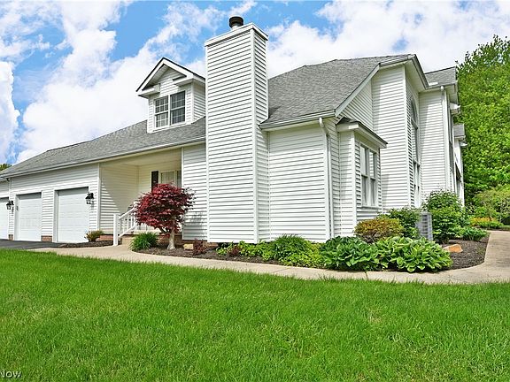 3rd image of 502 Turnberry Ct NE
