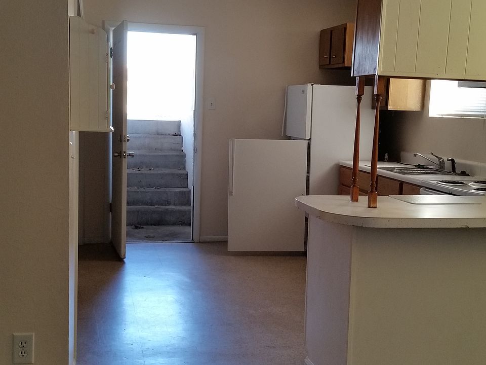 2nd image of 2426 Hill Ave