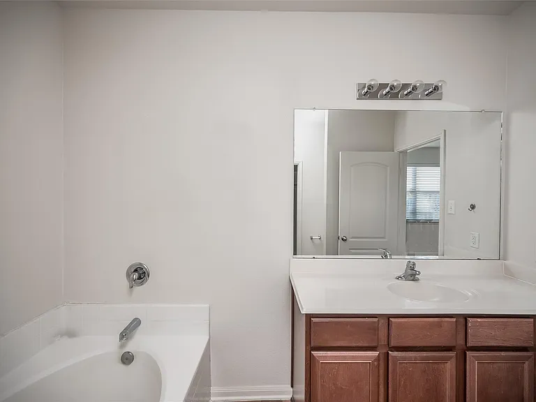 7106 Montclair Peak Ln — Photo 14