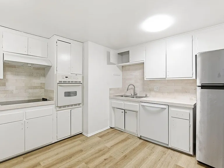 1015 S Westgate Ave — Photo 17
