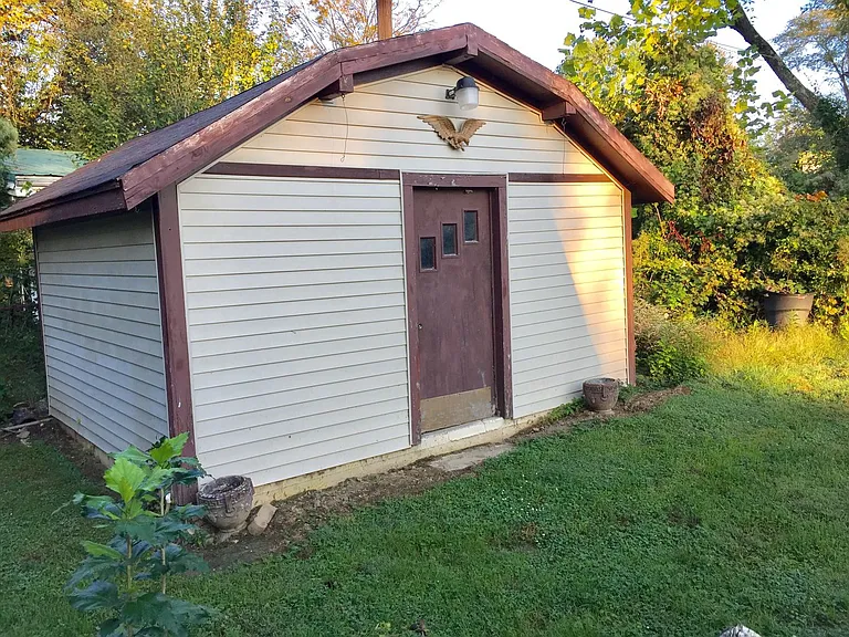 141 N Overhill Dr — Photo 17