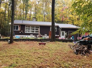 105 Cypress Dr, Greentown, PA 18426