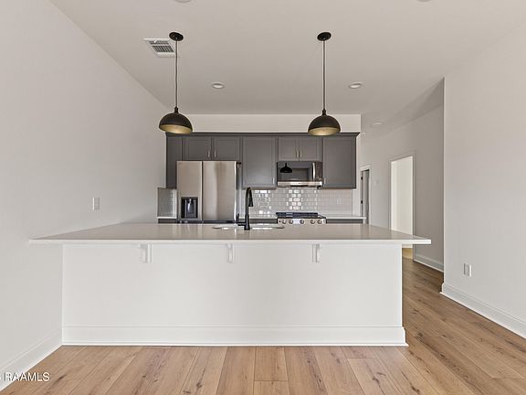 5th image of 103 Maplebrook Way