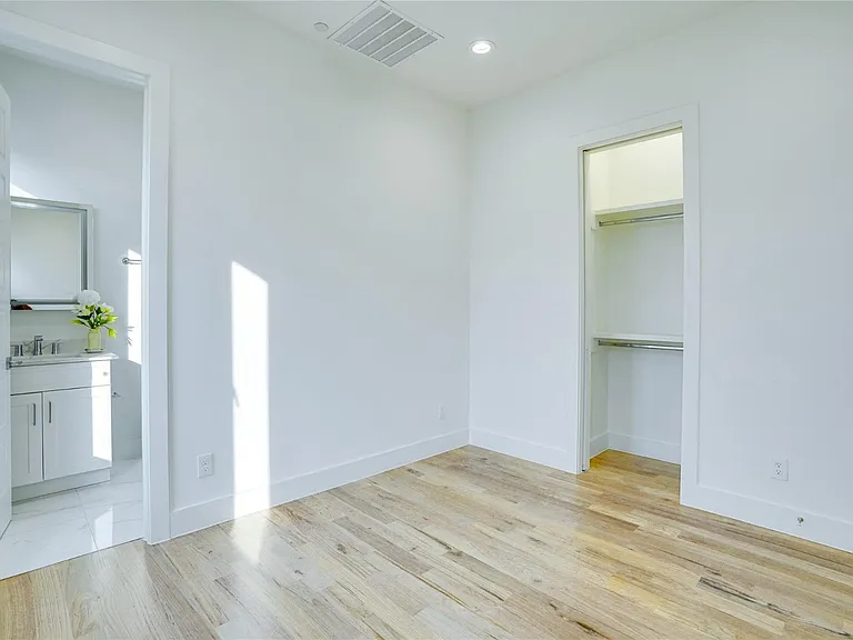 1612 Bennett Ave #102 — Photo 20