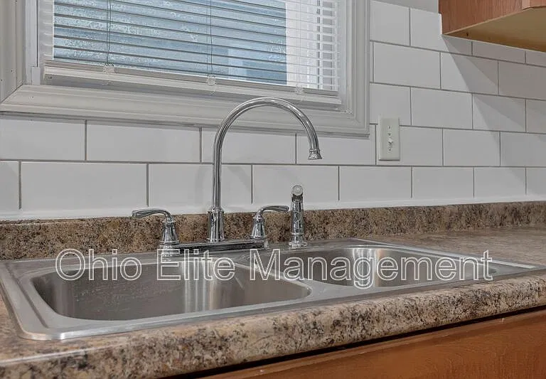 2023 Sullivant Ave — Photo 16