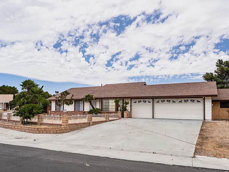11462 Brackenfern Ct — Photo 2
