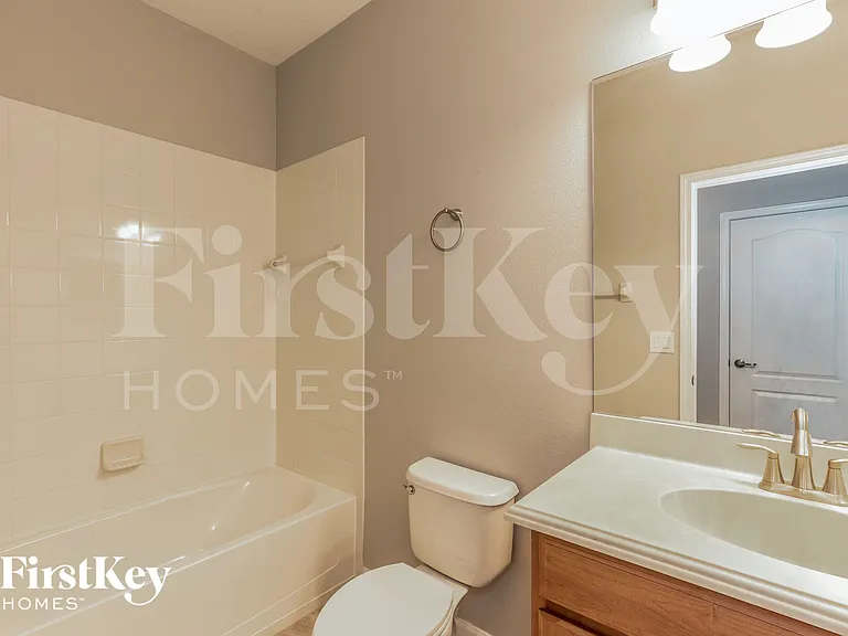 20241 Merry Oak Ave — Photo 14