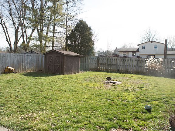 3rd image of 1903 Oaklawn Ct