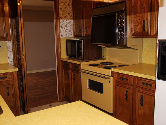 5th image of 5327 Foxglove Dr