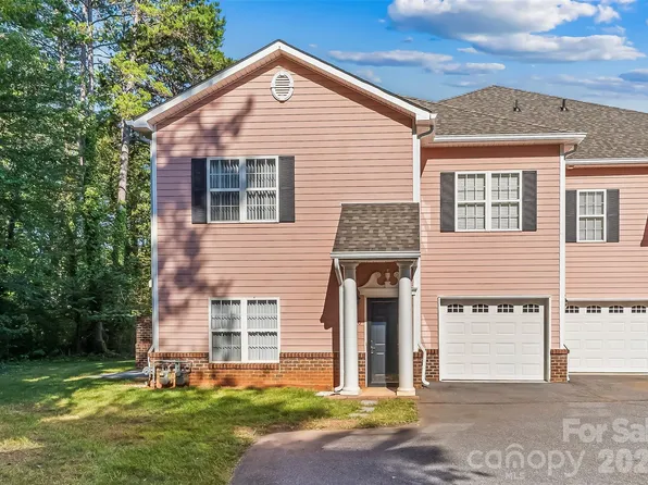 1360 21st Ave NE, Hickory, NC 28601