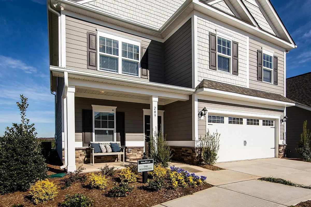 Building Photo - 341 Petunia Dr