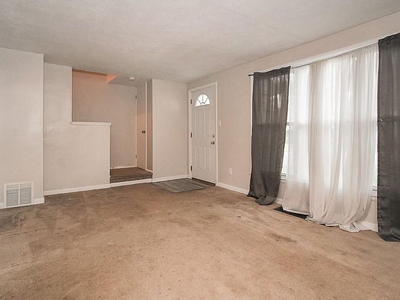 4th image of 19313 Wickfield Ave