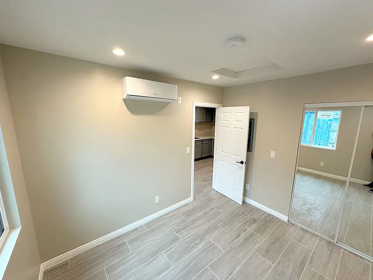 Gorgeous 1BD/1BA all appliances included. Move in ready!! — Photo 8