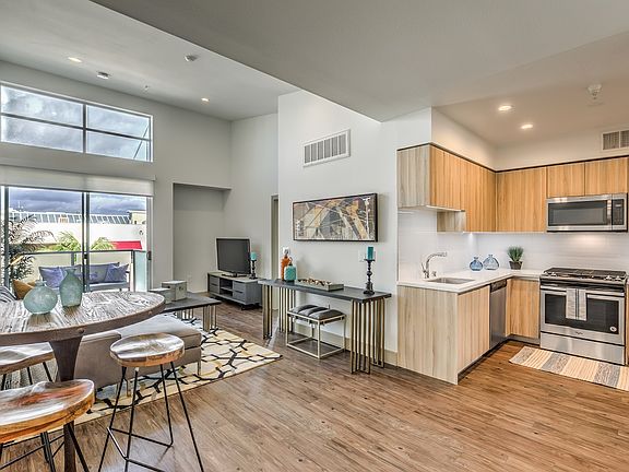 3rd image of 1519 6th St #2534552