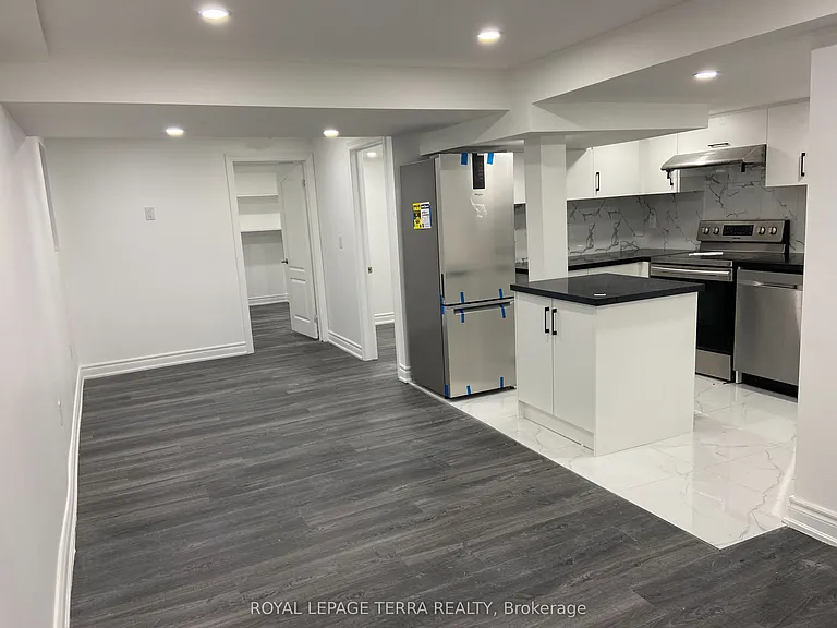 44 Howling Cres #BASEMENT — Photo 3