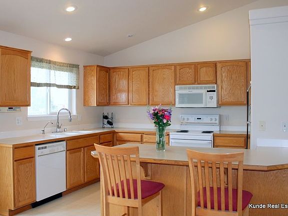 Spacious kitchen