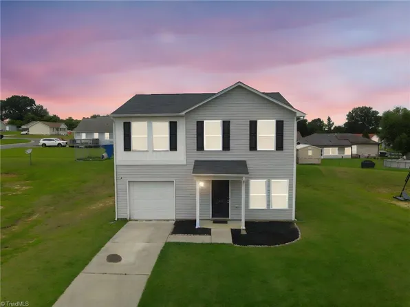 130 Balsam Dr, Burlington, NC 27217