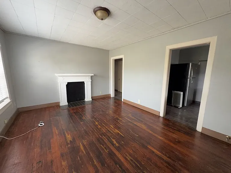 1552 Lombardy St — Photo 6