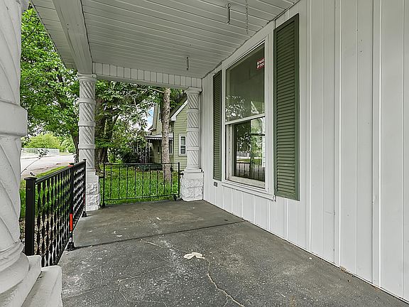 5th image of 118 McClellan St