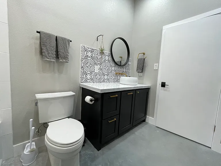 Restroom vanity