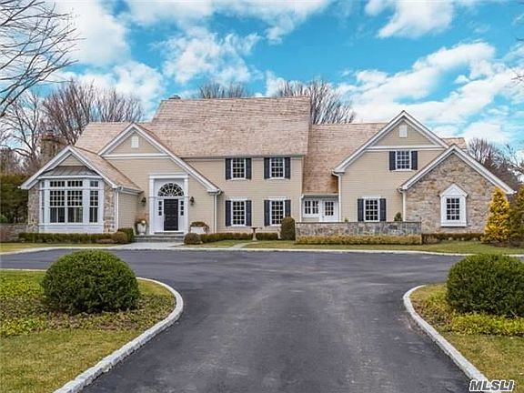 3rd image of 5 Fox Meadow Ln