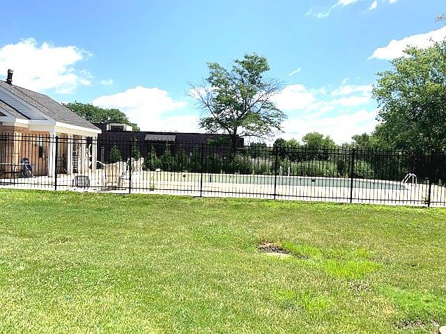 2nd image of 5300 Carriageway Dr APT 202