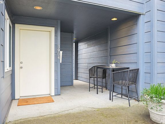 4th image of 3904 SE 16th Ave