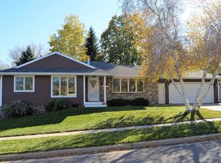 707 Burgess Rd, Yankton, SD 57078