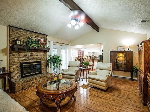 3rd image of 545 Linda Dr