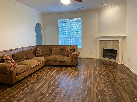2nd image of 1577 Wolf Ridge Dr