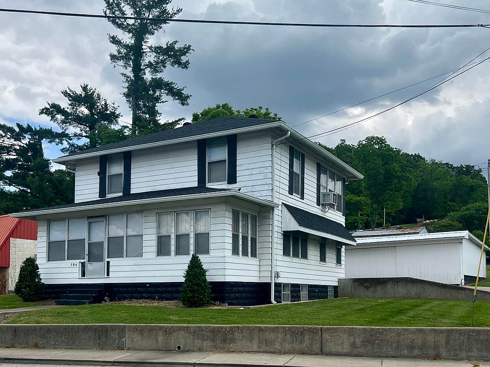 1st image of 104 College Ave