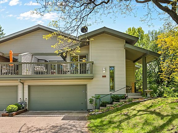 3rd image of 9731 Dorset Ln