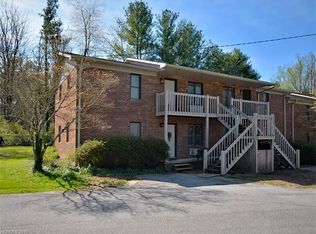 380 Corbly Dr, Hendersonville, NC 28739