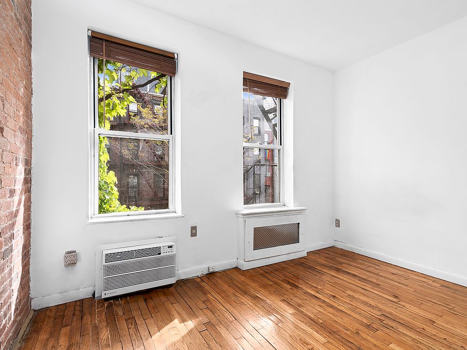 1st image of 424 W 46th St APT 4B