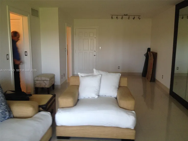 6855 Edgewater Dr #3DN — Photo 3