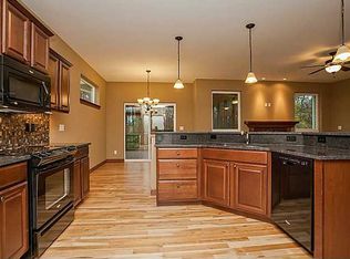 1427 Petrus Dr NE, Cedar Rapids, IA 52402