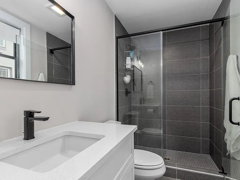633 Fairview Ave NE #2 — Photo 9