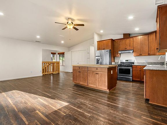 2nd image of 13807 Hillbilly Ln