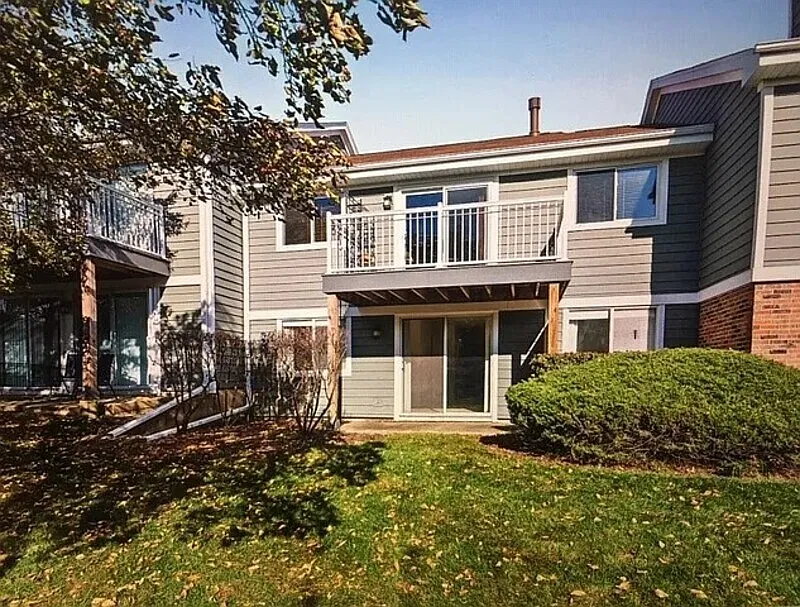 2 bed, 1.0 bath, 1000 sqft, $1,640 — Photo 2
