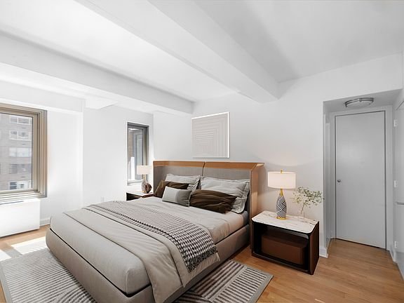 4th image of 101 W 55th St #708