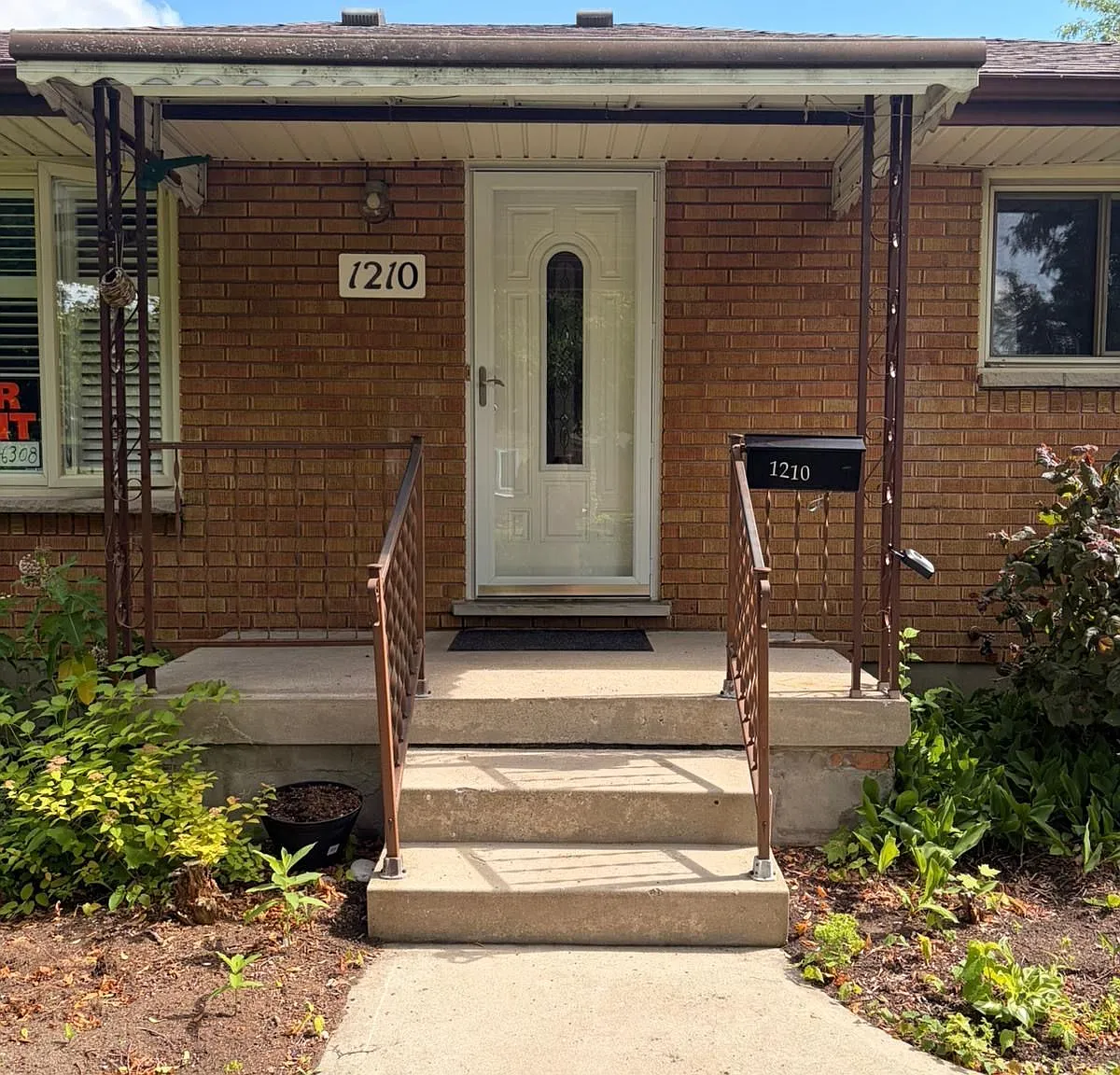 3 bed, $2,150 — Photo 2