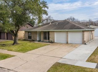 10102 Kirkglen Dr, Houston, TX 77089